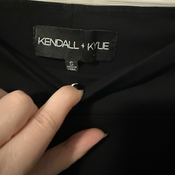 Kendall & Kylie Black Highwaisted Leggings - Picture 3 of 5